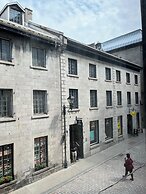Corner Apartments