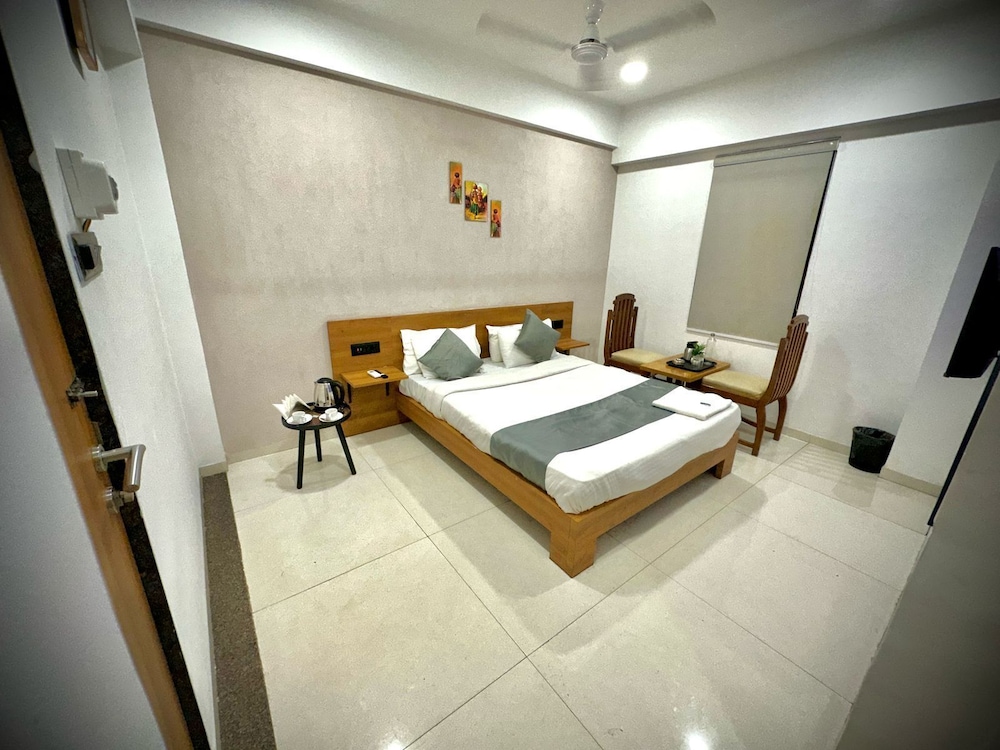 Pearl Retreat Hotel