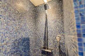 LES SUITES DU PORT by Le Saint Ferdinand