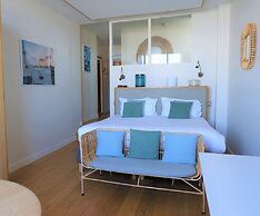 LES SUITES DU PORT by Le Saint Ferdinand