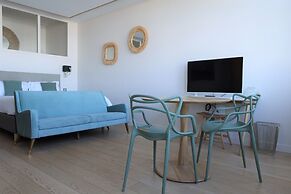 LES SUITES DU PORT by Le Saint Ferdinand
