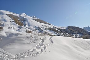 Slope-side Stay for Two Guests