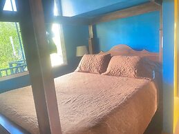 Howler Jungle House