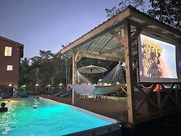 Howler Jungle House
