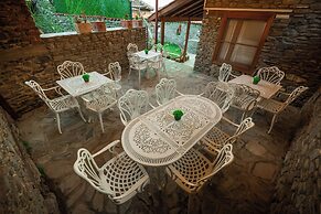 FLORA BİRGİ TAŞ KONAK