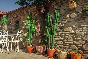 FLORA BİRGİ TAŞ KONAK