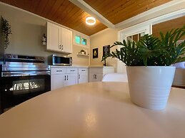 South Shore Suites