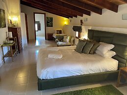 Grapevine Manor