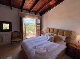 Grapevine Manor