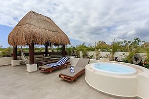 Aldea Zama Penthouse w Private Rooftop Jacuzzi