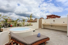 Aldea Zama Penthouse w Private Rooftop Jacuzzi