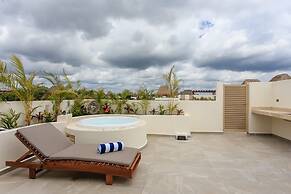 Aldea Zama Penthouse w Private Rooftop Jacuzzi