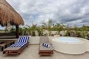 Aldea Zama Penthouse w Private Rooftop Jacuzzi