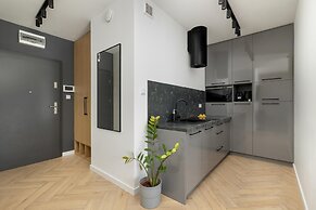 Apartment in Dziwnow With River View & Spa