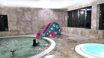 Apartment in Dziwnow With River View & Spa