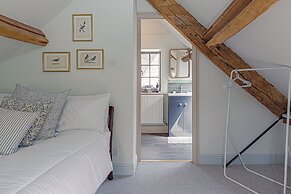 Mill House & Cottage - on Cotswold Way