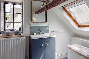 Mill House & Cottage - on Cotswold Way