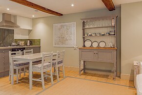 Mill House & Cottage - on Cotswold Way