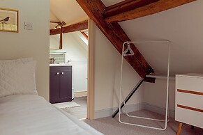 Mill House & Cottage - on Cotswold Way