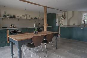 Mill House & Cottage - on Cotswold Way