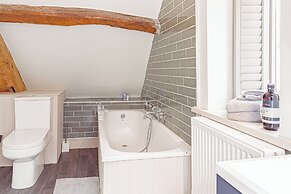 Mill House & Cottage - on Cotswold Way