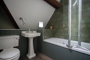 Mill House & Cottage - on Cotswold Way