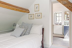 Mill House & Cottage - on Cotswold Way