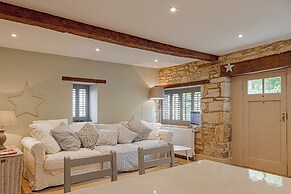 Mill House & Cottage - on Cotswold Way