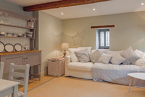 Mill House & Cottage - on Cotswold Way