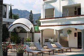 HOTEL MYTHOS