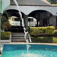 HOTEL MYTHOS
