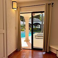 HOTEL MYTHOS