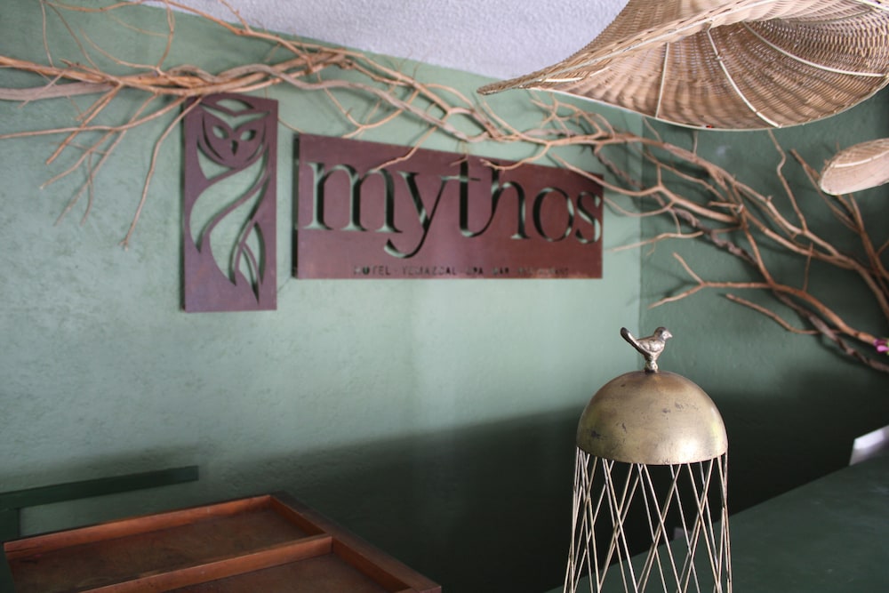 HOTEL MYTHOS