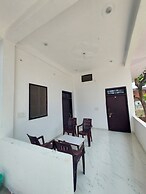 Vinayak Guest House