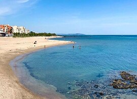 Cozy Beachside Apartment in Agde