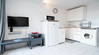 Cozy Beachside Apartment in Agde