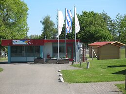 Cozy Chalet in Tzummarum