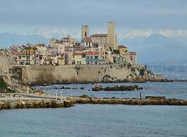 Apartment in Antibes Near Sandy Beaches