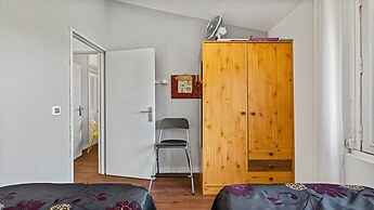 Cozy Beachside Family Stay