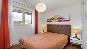 Cozy Beachside Family Stay