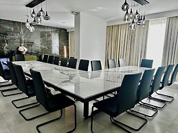 ONYX By Luna Hotel