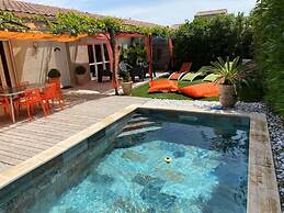Sun-kissed Villa in Lirac
