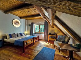 The Oak Lodge