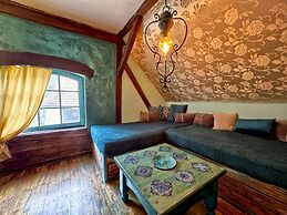 The Oak Lodge