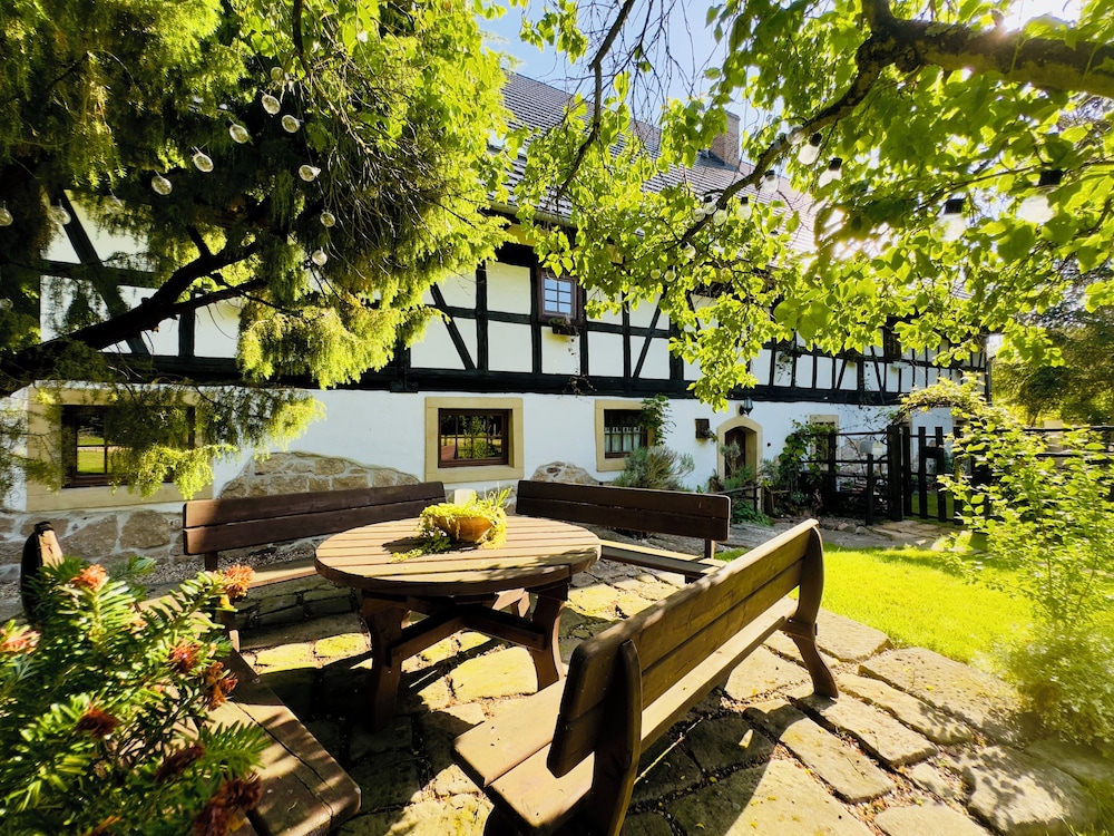 The Oak Lodge