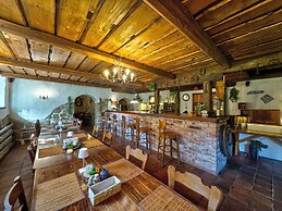 The Oak Lodge