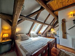 The Oak Lodge