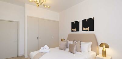 LUX  The Dubai Eye Sea View Suite