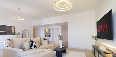 LUX  The Dubai Eye Sea View Suite