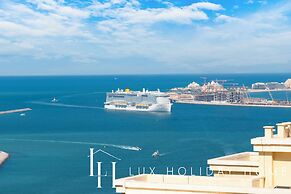 LUX  The Dubai Eye Sea View Suite